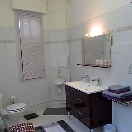 فندق مبيت وإفطار Aude Cite-city قرقشونه