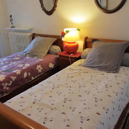 Aude Cite-city Bed & Breakfast 4*